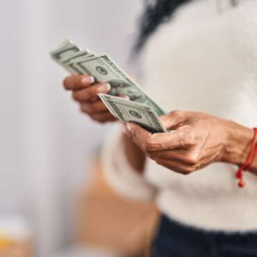 13º nas férias é descontado no mês seguinte? Entenda como funciona