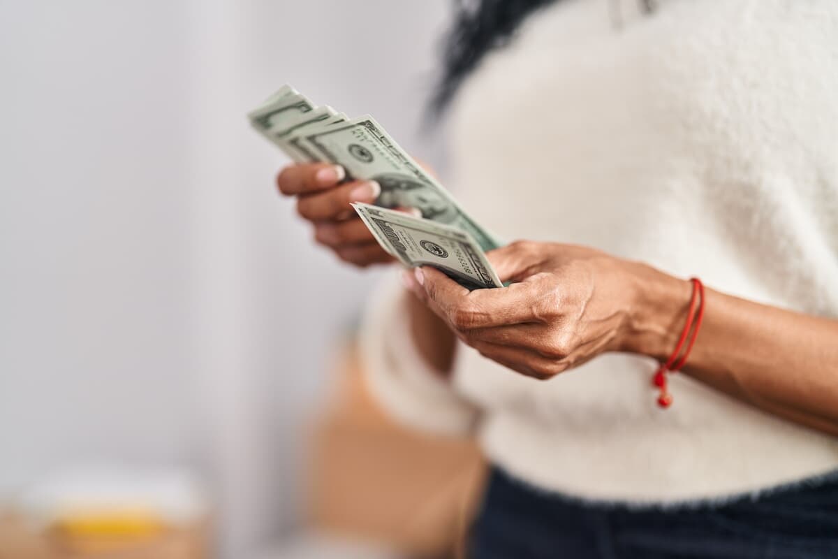 13º nas férias é descontado no mês seguinte? Entenda como funciona