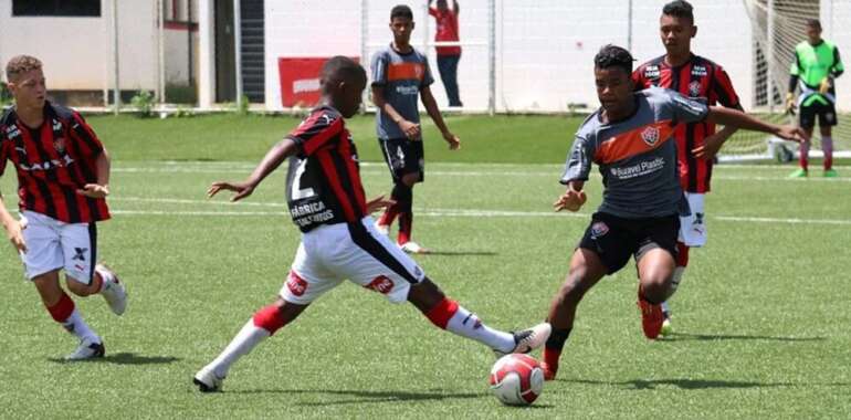 Endereço e telefones de Escolinhas de Futebol em Salvador