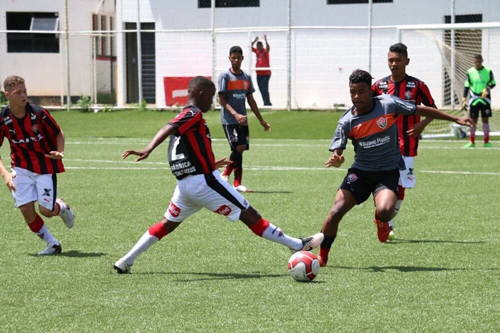 Endereço e telefones de Escolinhas de Futebol em Salvador